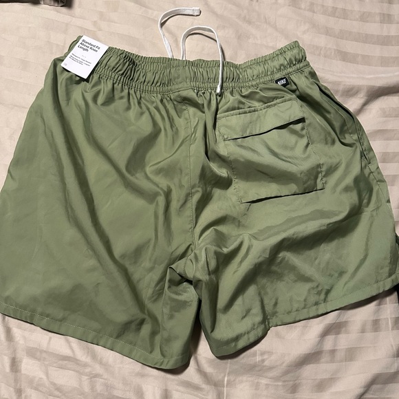 Nike Green Athletic Shorts - Picture 2 of 4